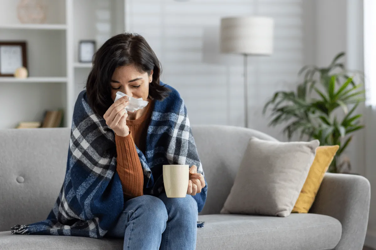 6 hábitos que ajudam a prevenir crises de rinite e sinusite no inverno