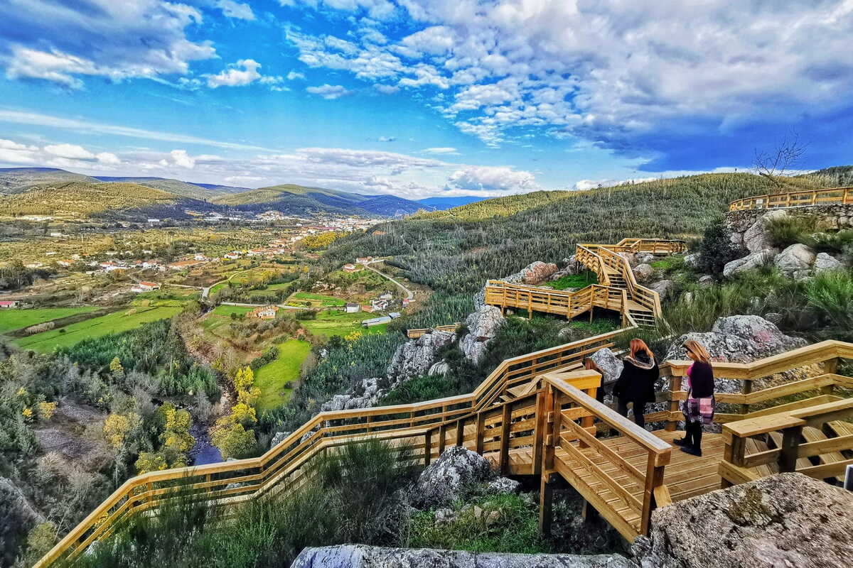 Passadiços do Cerro da Candosa: um percurso deslumbrante para descobrir no Centro de Portugal